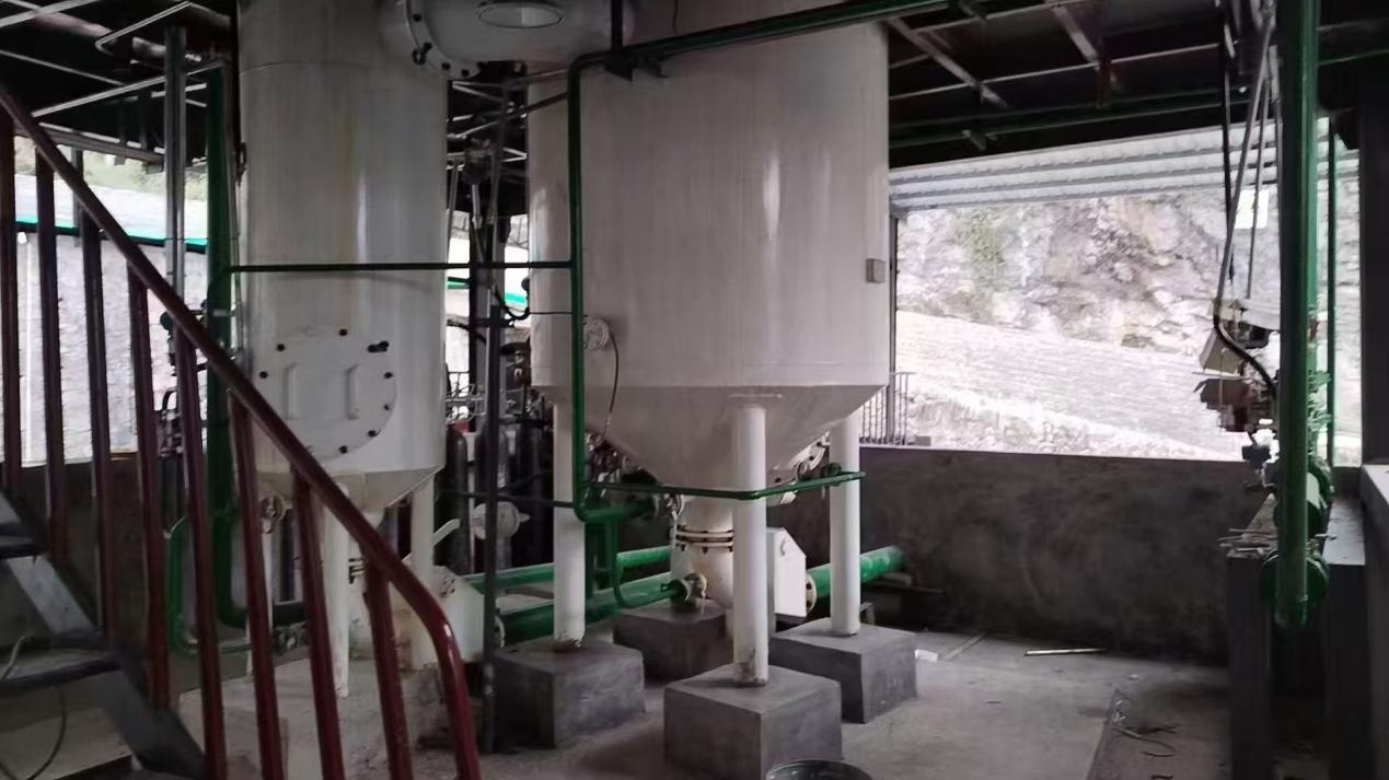 Генератор ацетилена замкнутого цикла с колебательным движением 4