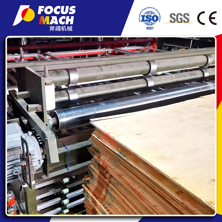 Пресс для изготовления опалубочной фанеры методом горячего прессования