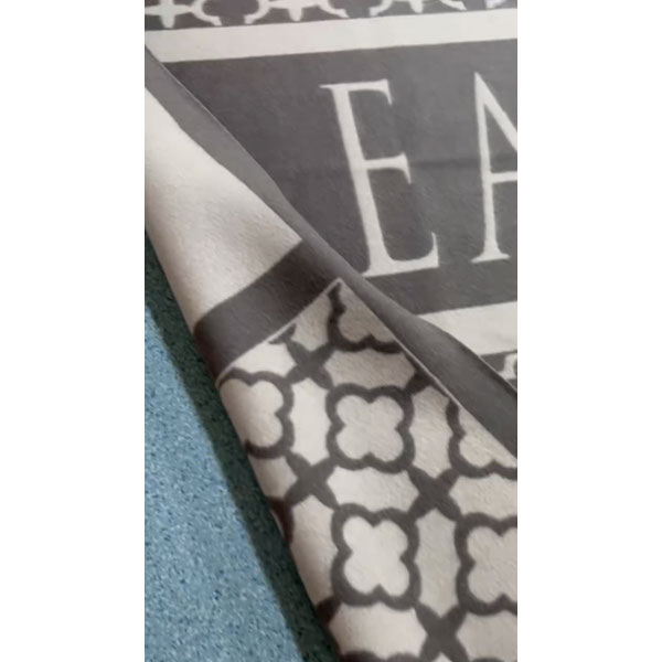 Плед — это целый мир.