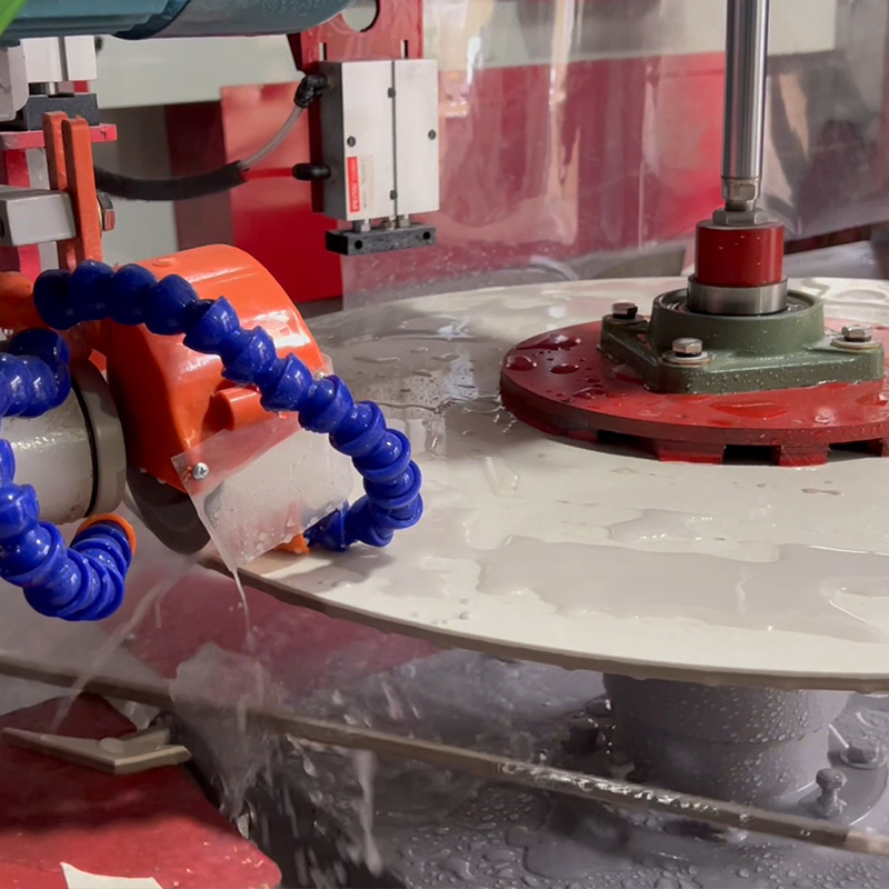 Roundtable cutting machine