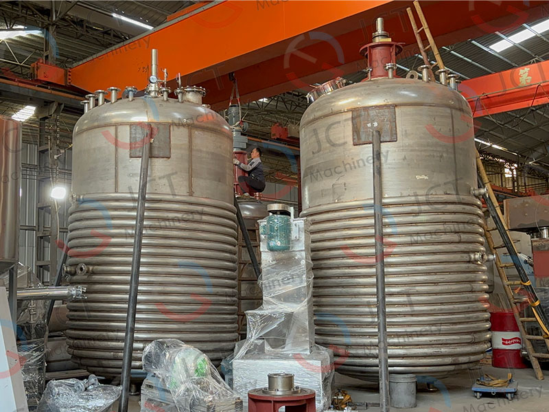 Как реакционный котел влияет на экологию производства?