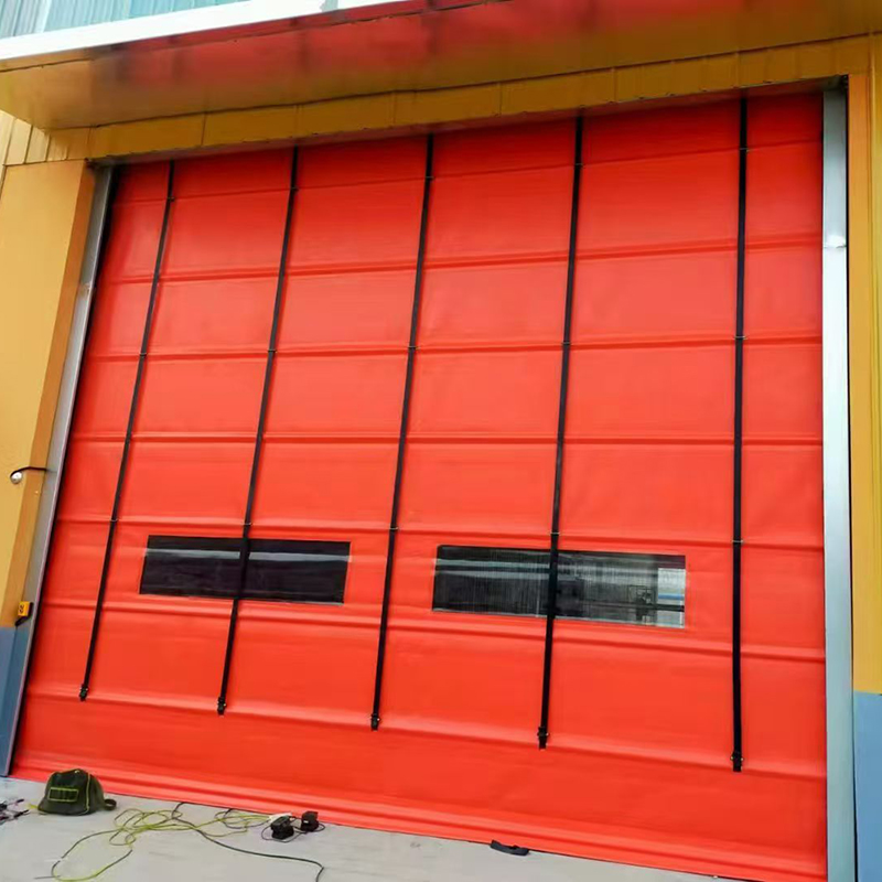 Компания Jinan Juguang Fengtian Door Industry производит высокопроизводительные высокоскоростные раздвижные двери (высокочастотные, усиленные, безопасные и ветроустойчивые).