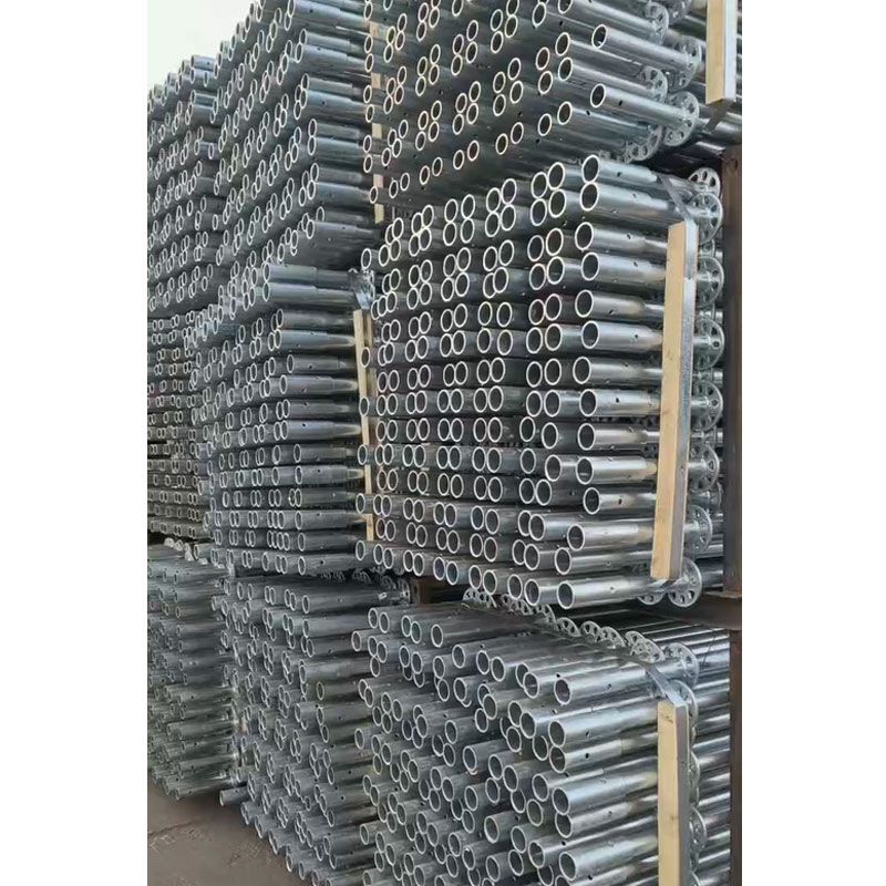 Завод компании Tangshan Huaye Steel Pipe Manufacturing Co., Ltd. активно загружает дисковые строительные леса для Вьетнама; превосходный продукт завоевывает популярность