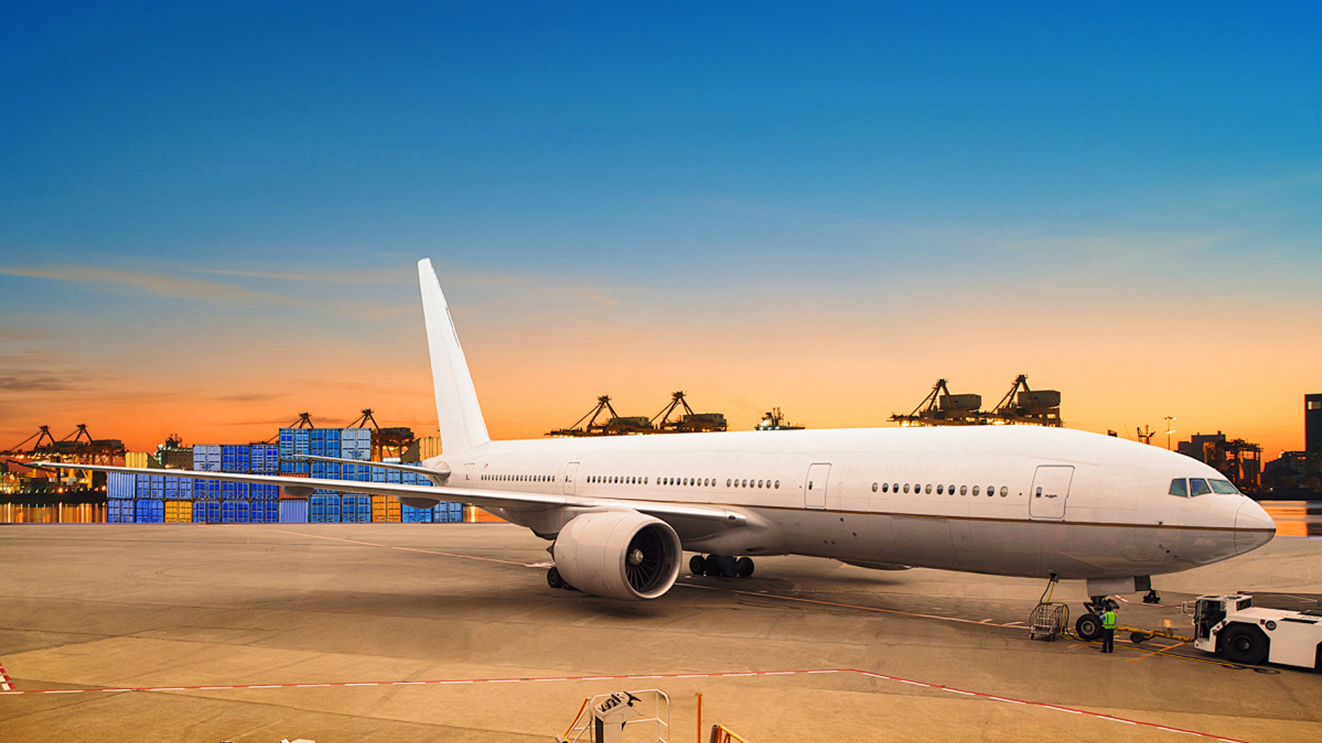 Авиаперевозки
•Текущая ситуация: Из-за крайне высокой стоимости в настоящее время не рекомендуется для перевозки контейнерных домов.