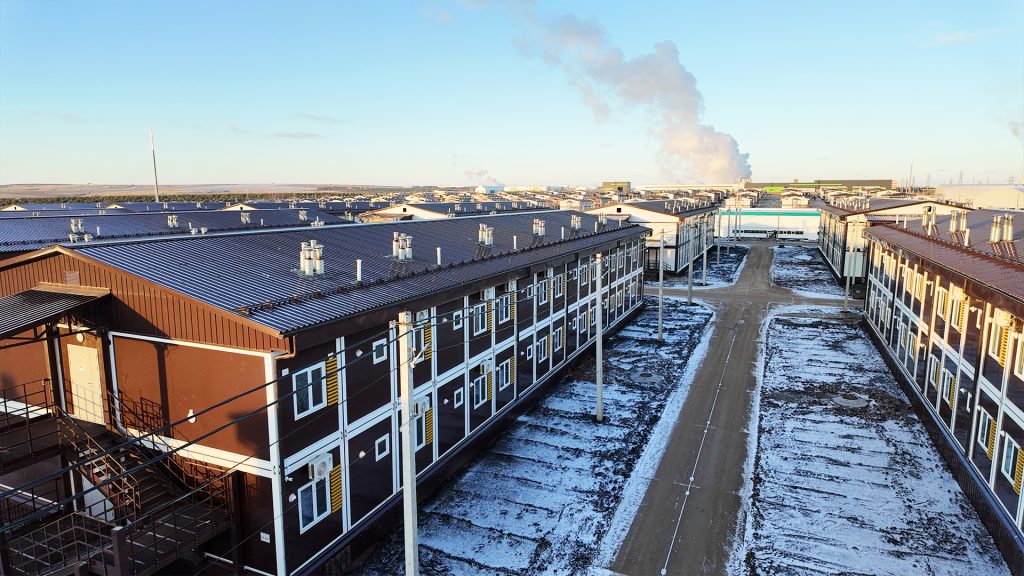 Мы передаём не просто здание —
мы поставляем полностью адаптированное, готовое к эксплуатации решение модульного и предварительно изготовленного контейнерного дома на территории России.