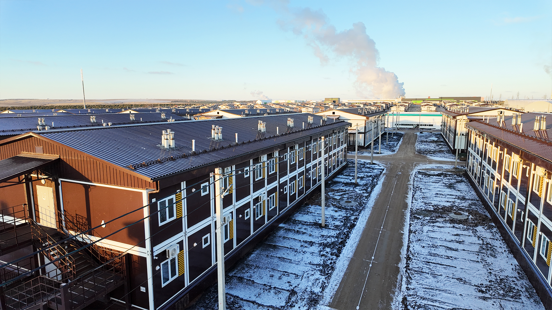 Мы передаём не просто здание —
мы поставляем полностью адаптированное, готовое к эксплуатации решение модульного и предварительно изготовленного контейнерного дома на территории России.