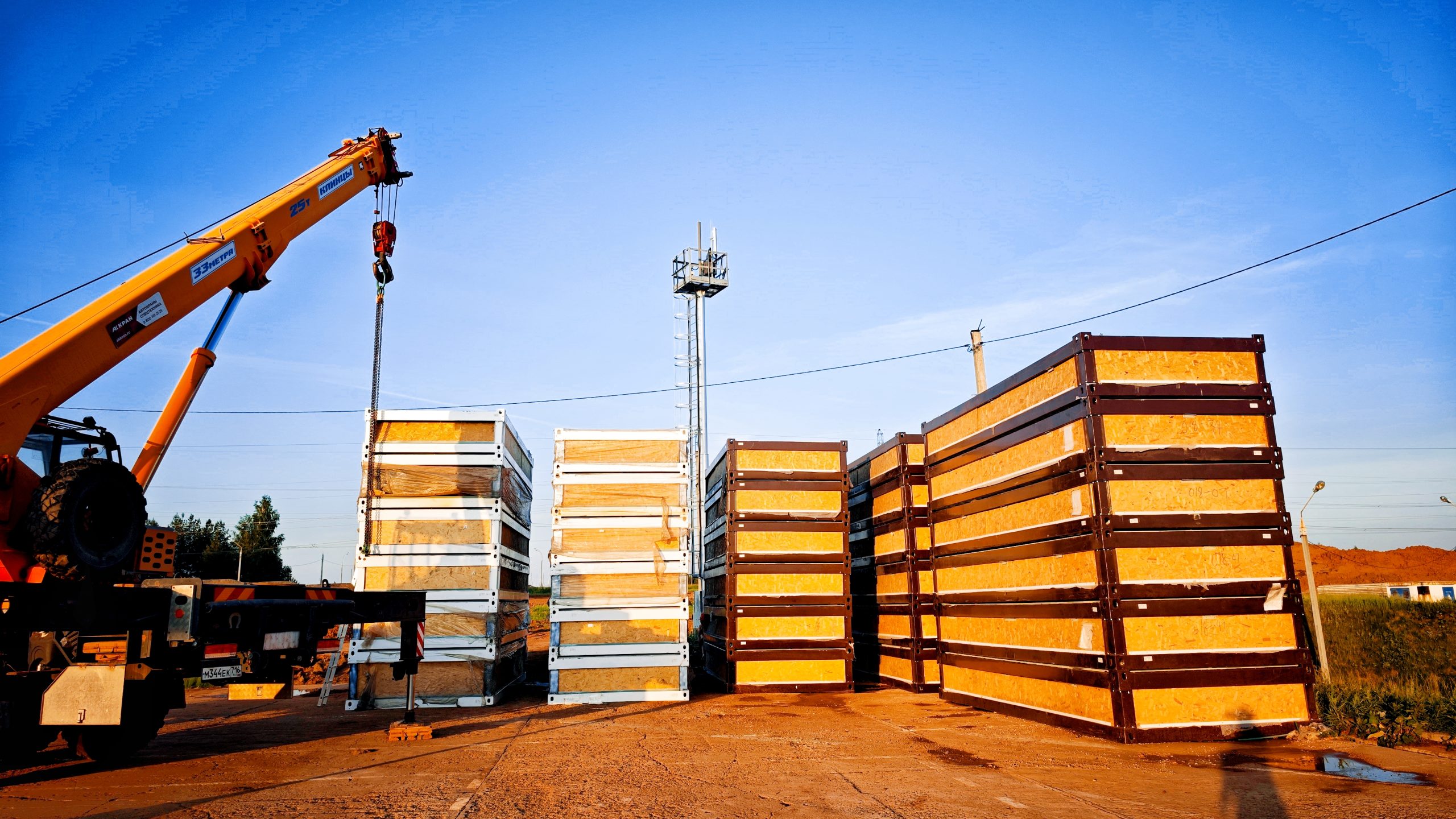 Стоимость контейнерного дома в 2026: реалистичный прайс
Цена зависит от типа, размера и комплектации. CGCH как фабрика контейнерных домов предлагает решения от эконом до люкс-класса.