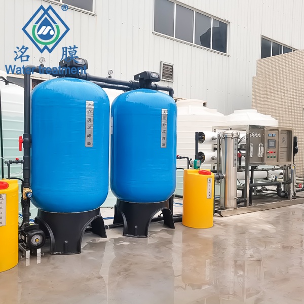 В промышленном секторе предпочтительным выбором является оборудование для получения чистой воды методом обратного осмоса.