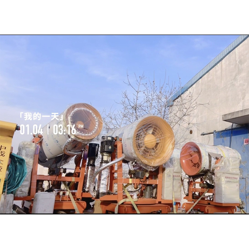 Новый стандарт эффективности борьбы с пылью! 25-метровая туманная пушка компании Qinhuangdao Pengwei помогает сталелитейным заводам и складам материалов бороться с пылью.