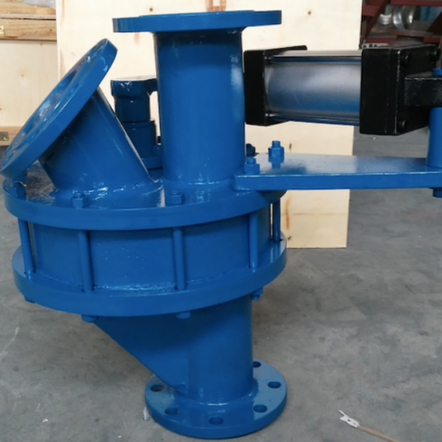 Переключающий клапан в верхней части резервуара: способствует модернизации российской промышленности, является эталоном точного управления в экстремальных условиях.