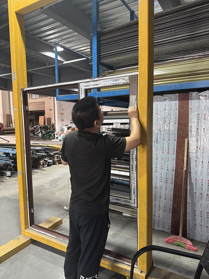 Испытание противопожарных окон Minghao Doors and Windows успешно пройдено, качество снова подтверждено (3)