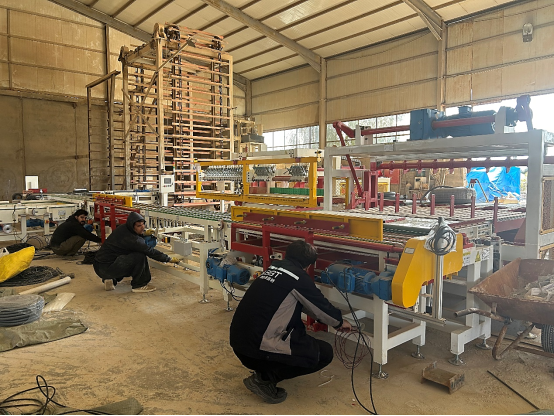 Установка автоматизированного оборудования для резки кирпича, погрузки/разгрузки и разгрузки/упаковки кирпича на кирпичном заводе HW Brickworks