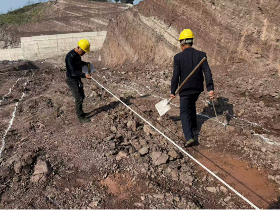 Ведутся работы по строительству туннельной печи для вторичной производственной линии, способной производить 1000 кубических метров спеченных полых блоков в день.