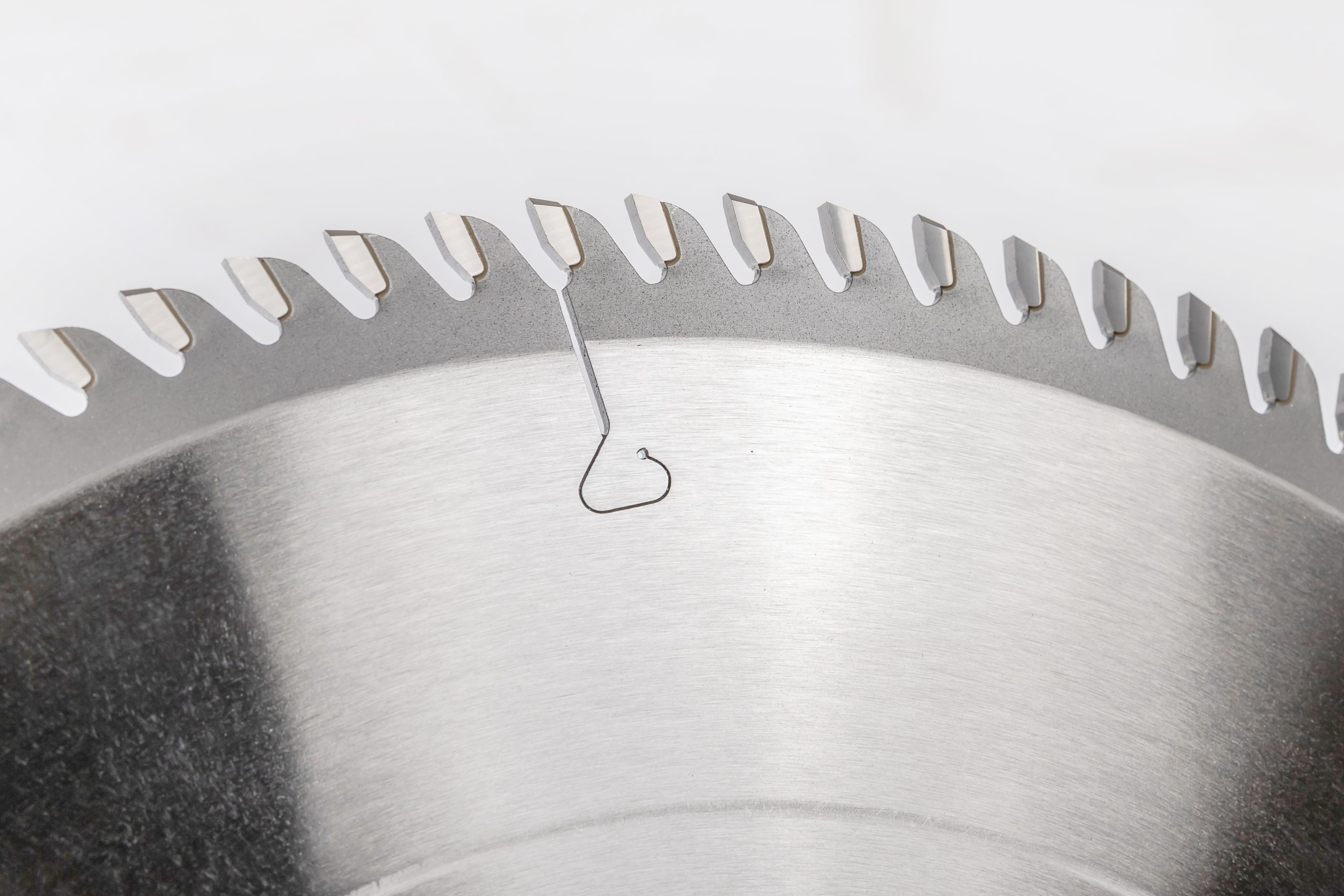 Пильный диск T. C. T для измерения размеров панелей