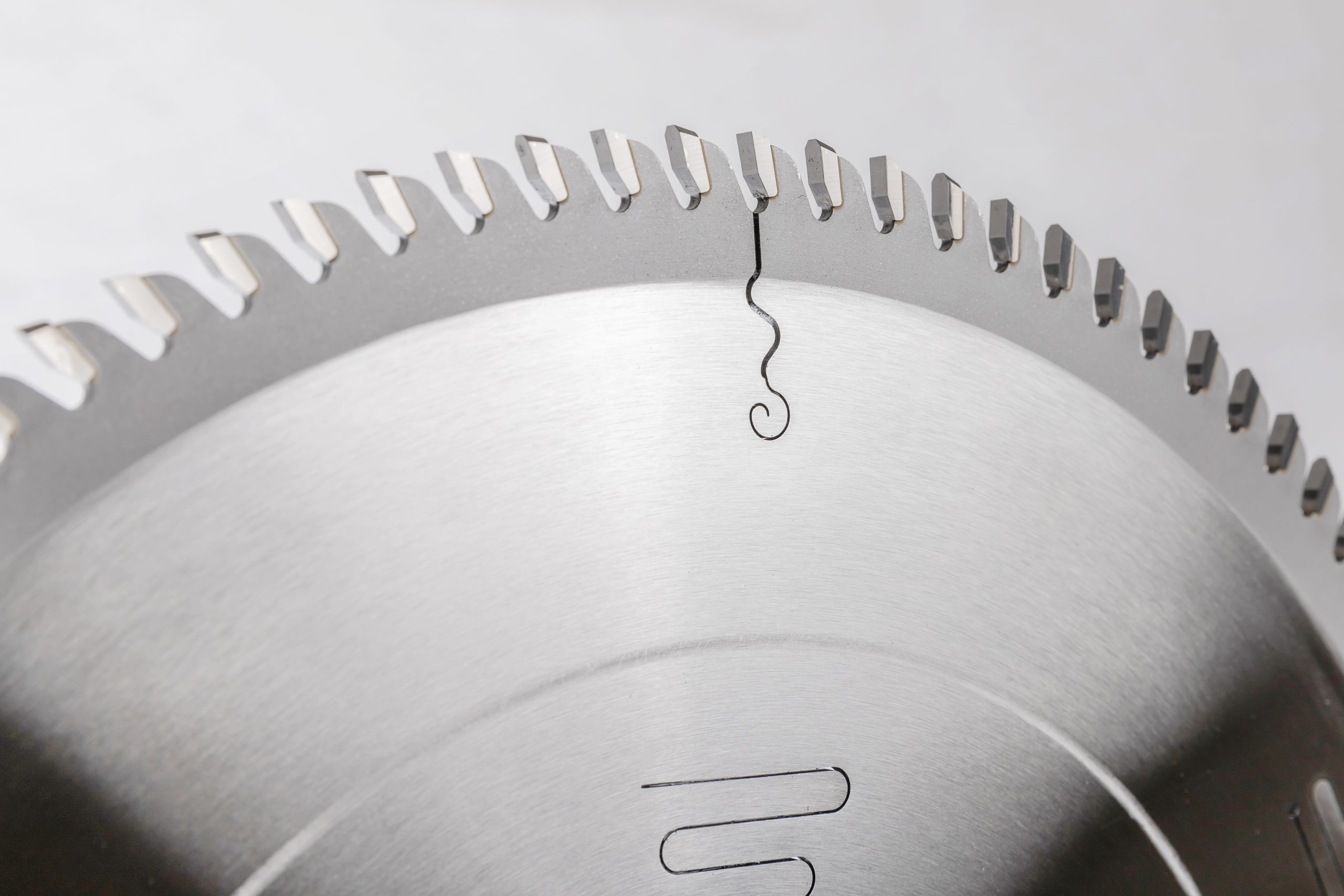 Деревообрабатывающий пильный диск для машины измерения размеров панелей