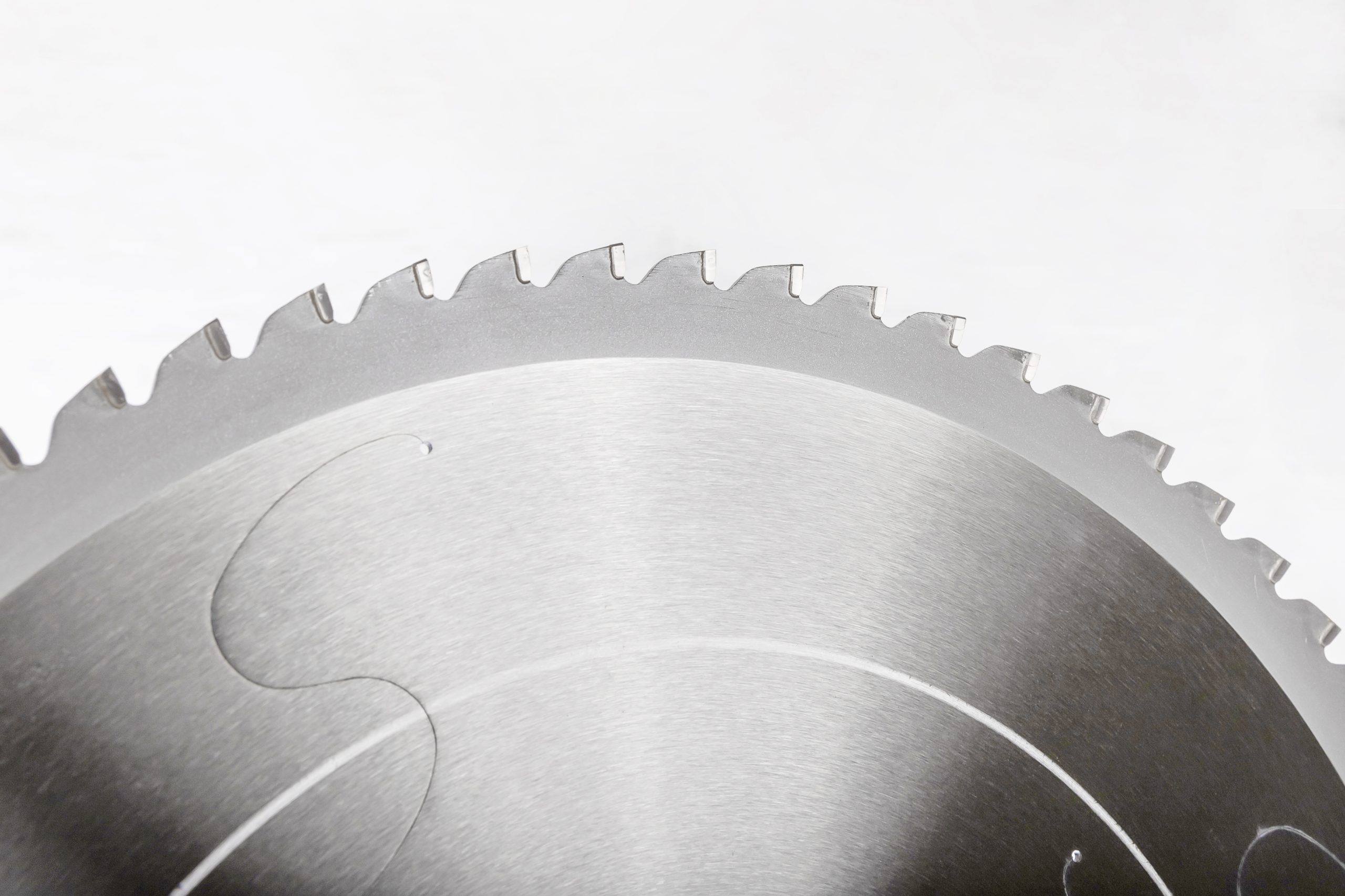 Пильный диск с керметаллическим наконечником 14 дюймов 66 зуба для резки стали