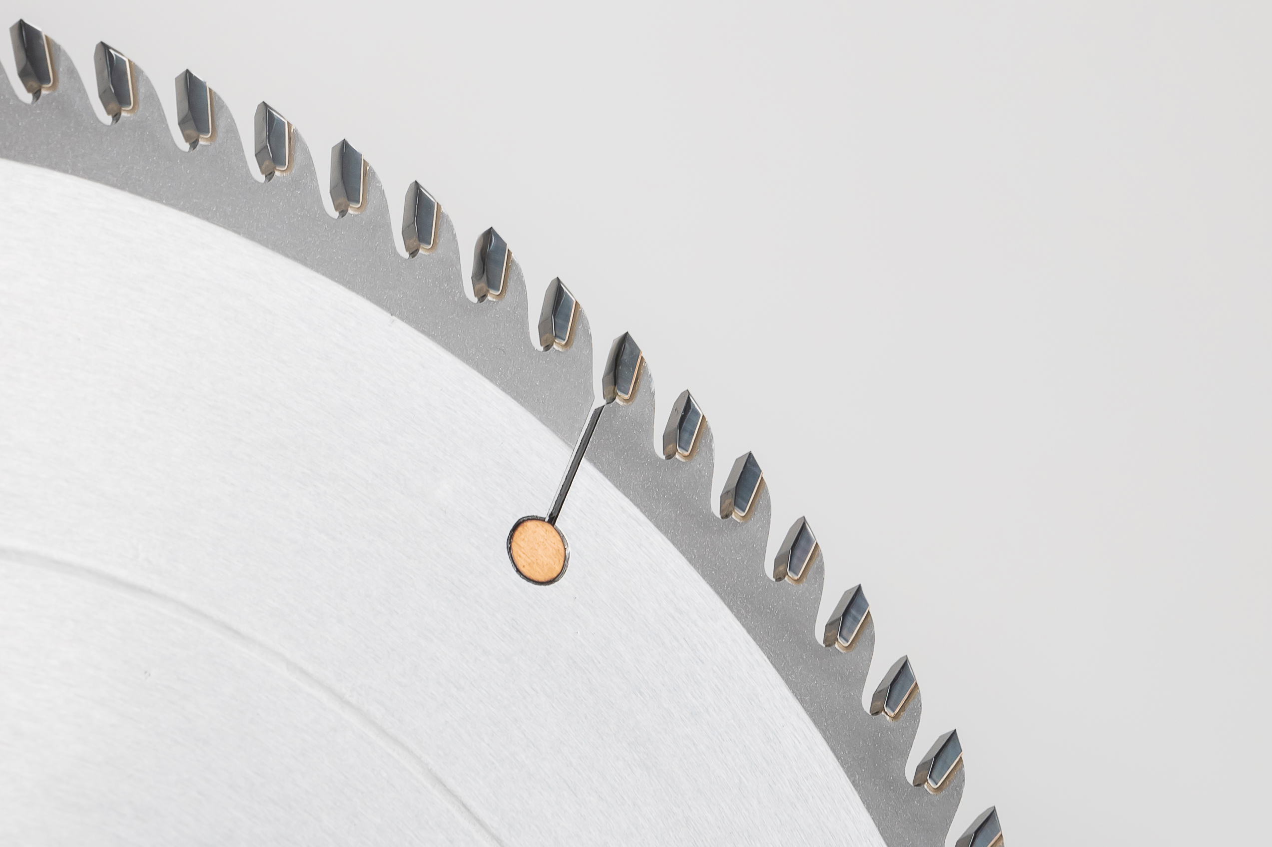 Пильный диск для зачистки панелей с твердосплавными наконечниками 300 мм 96T