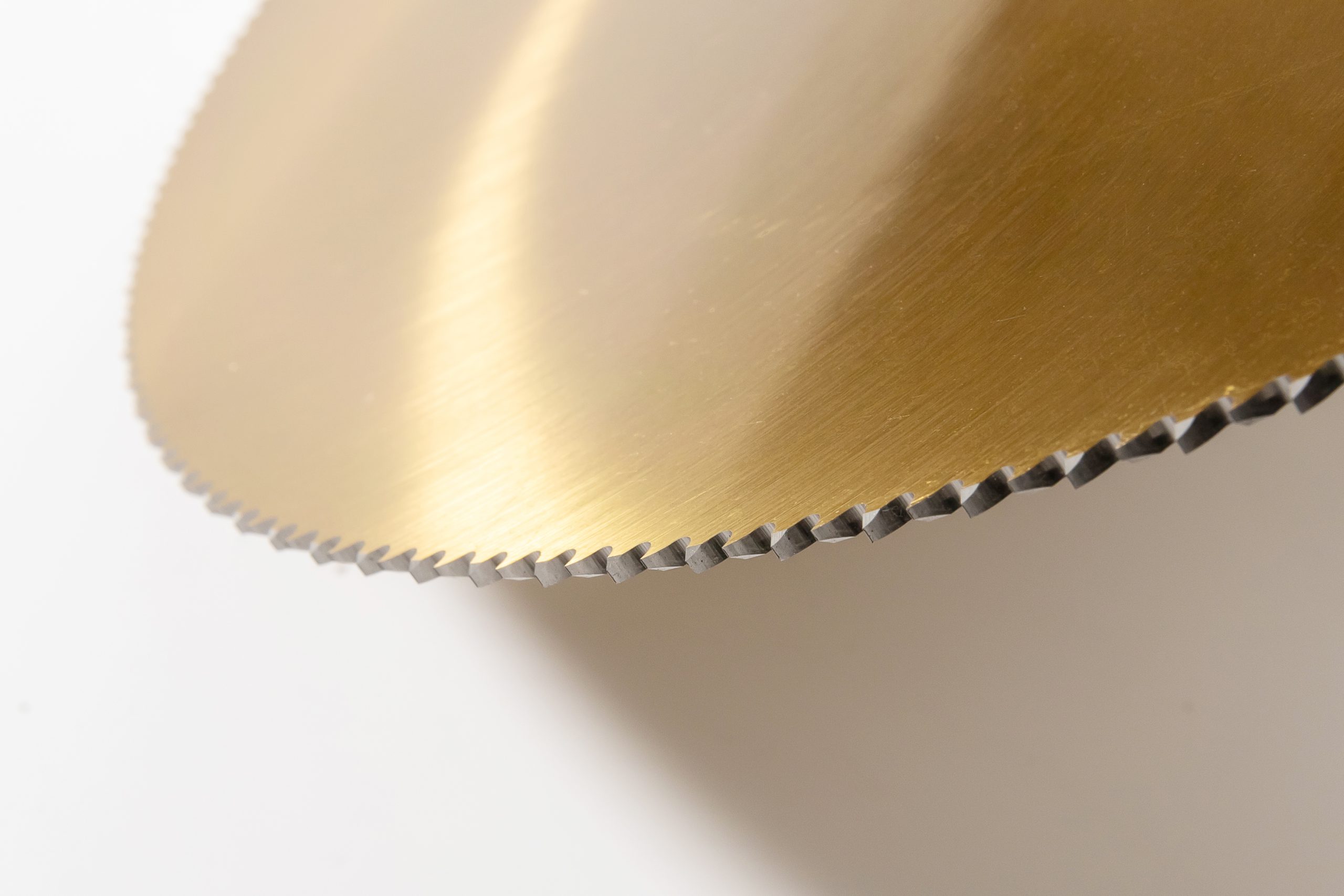 Пильный диск из быстрорежущей стали с TiN-покрытием