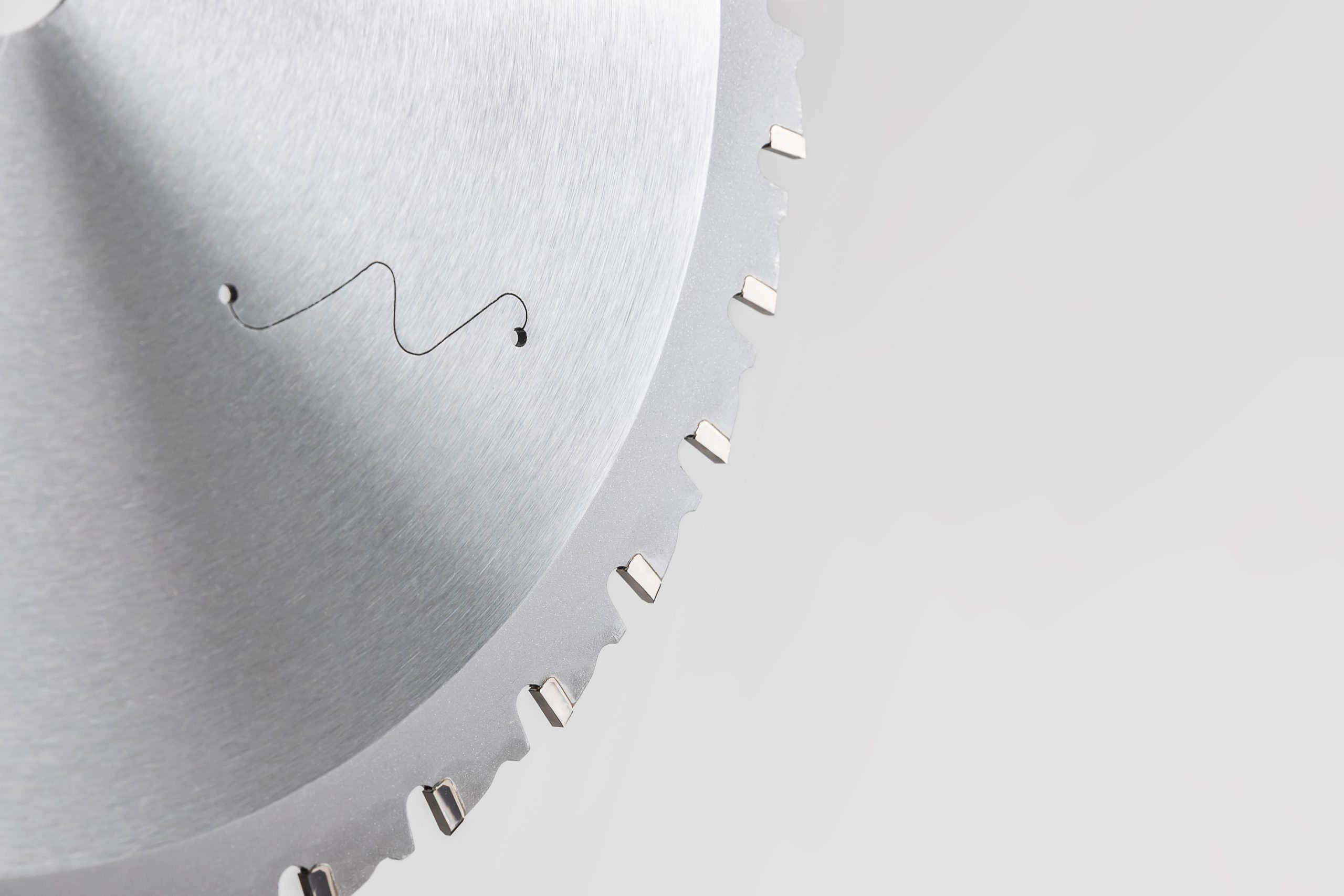 Пильный диск 7-1/4 дюйма с керметаллическим покрытием и пазом для резки стали