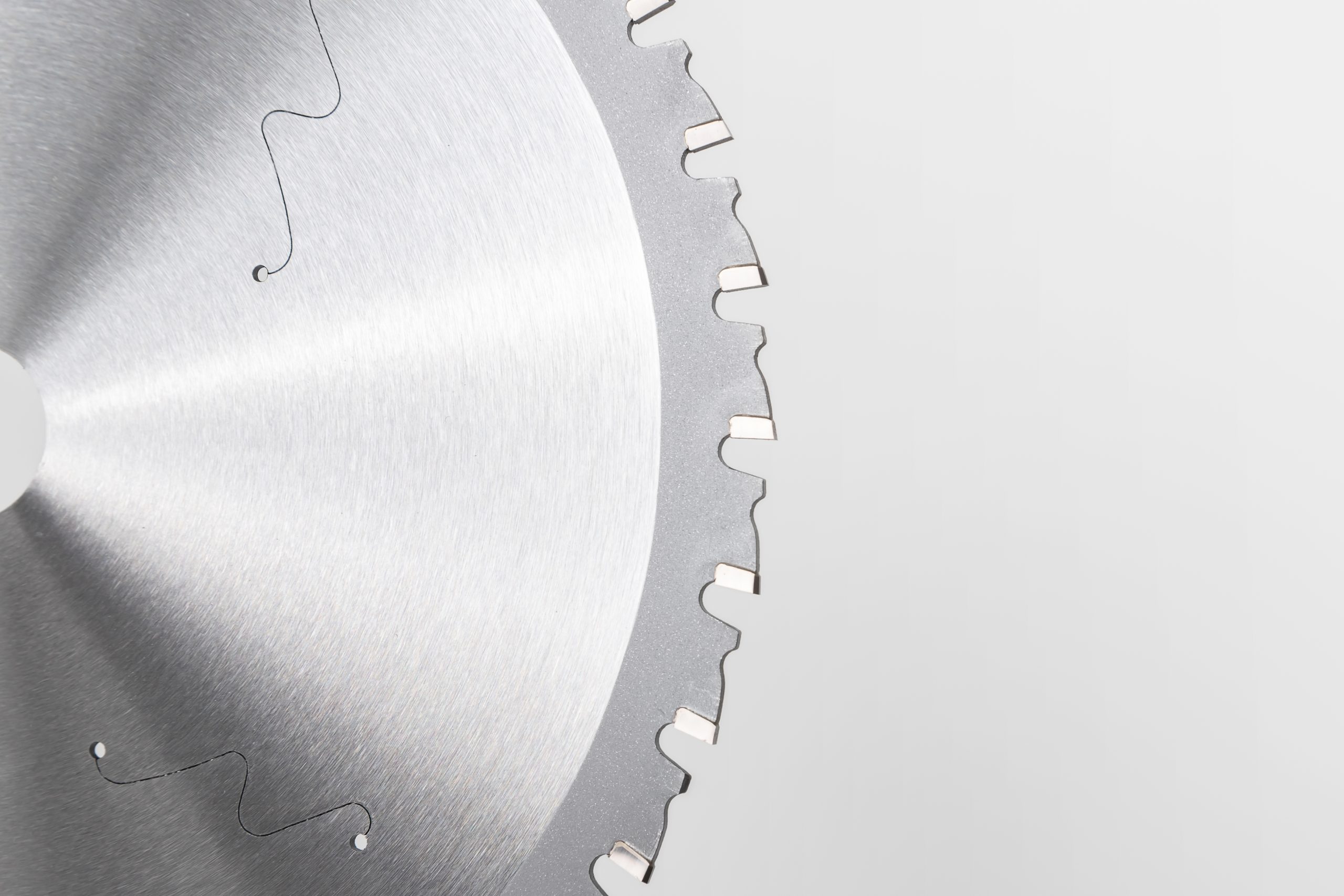 Пильный диск 7-1/4 дюйма с керметаллическим покрытием и пазом для резки стали