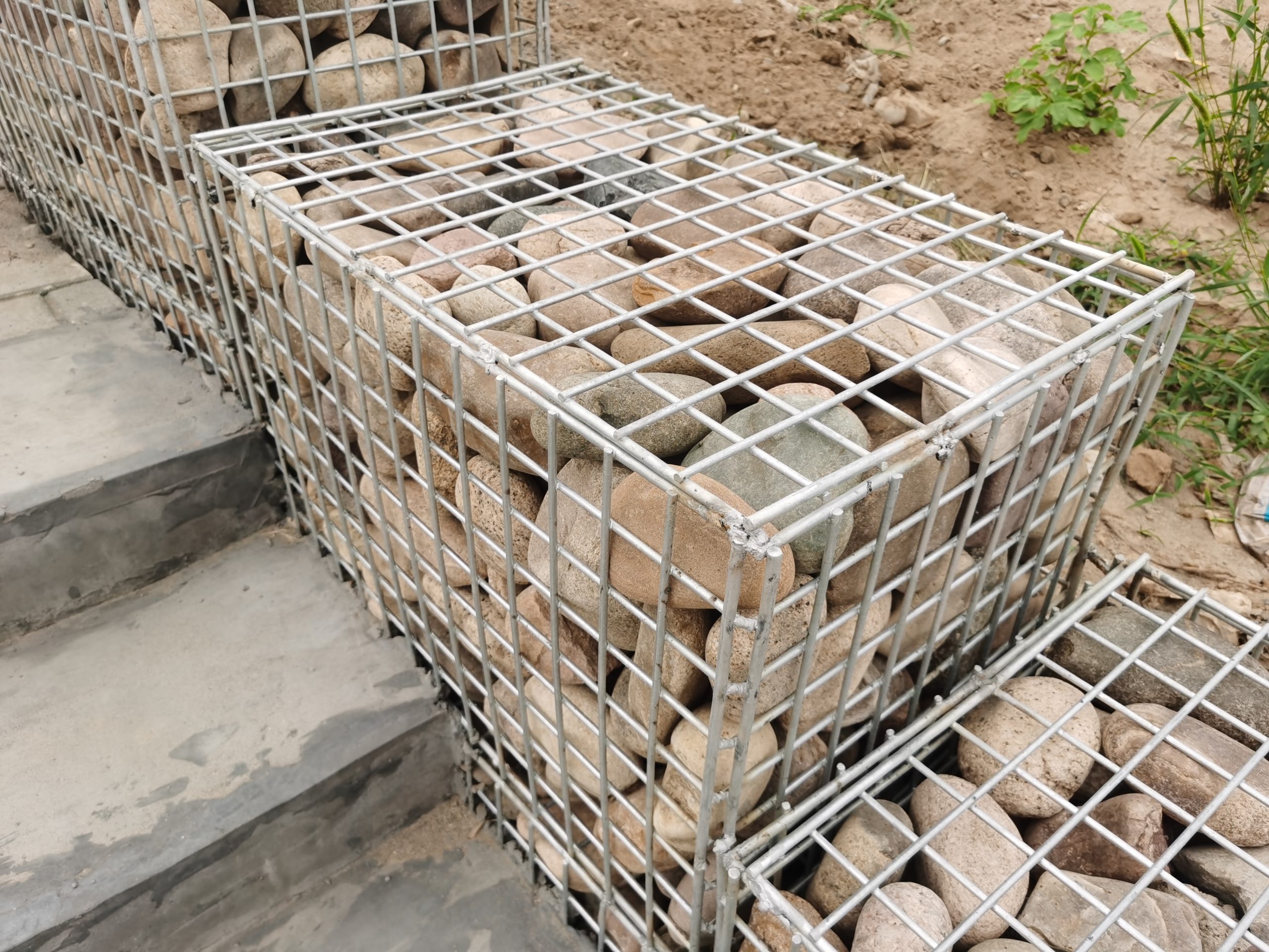Сетка для габионов: надежный фундамент для ландшафтного дизайна и инженерных конструкций