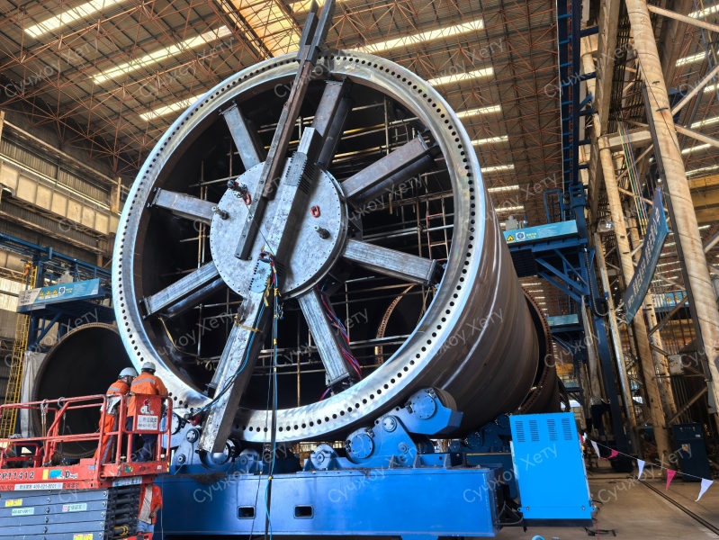 Крупногабаритный специализированный фрезерный станок для восстановления круговой направляющей (кольцевого рельса) фланца плавучего крана.