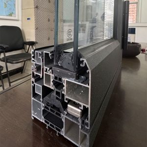 Противомоскитные двери и окна
