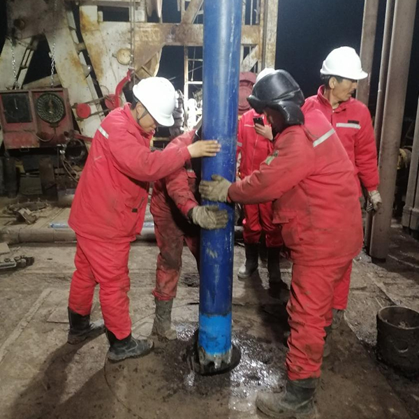 Компания “Conqueror Petroleum” поздравляет сотрудников с Днём труда