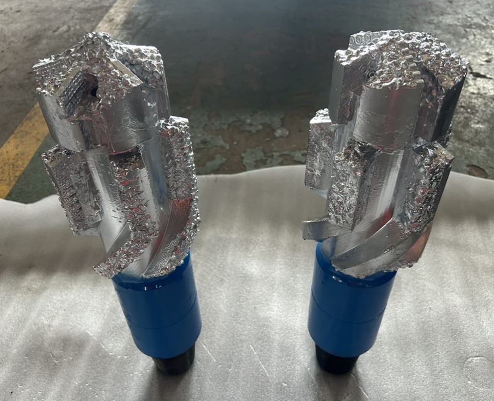 KKMX021 Фрезер оконный