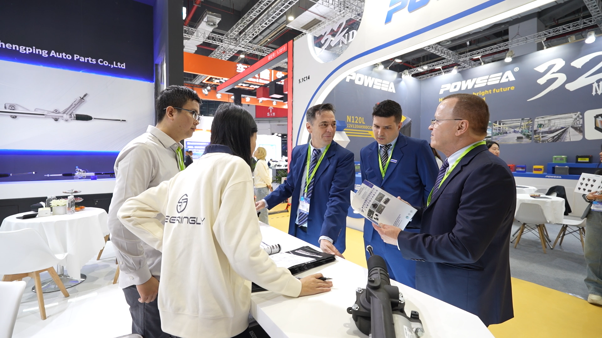 Из какой страны приехали зрители на франкфуртской выставке 2025 года?