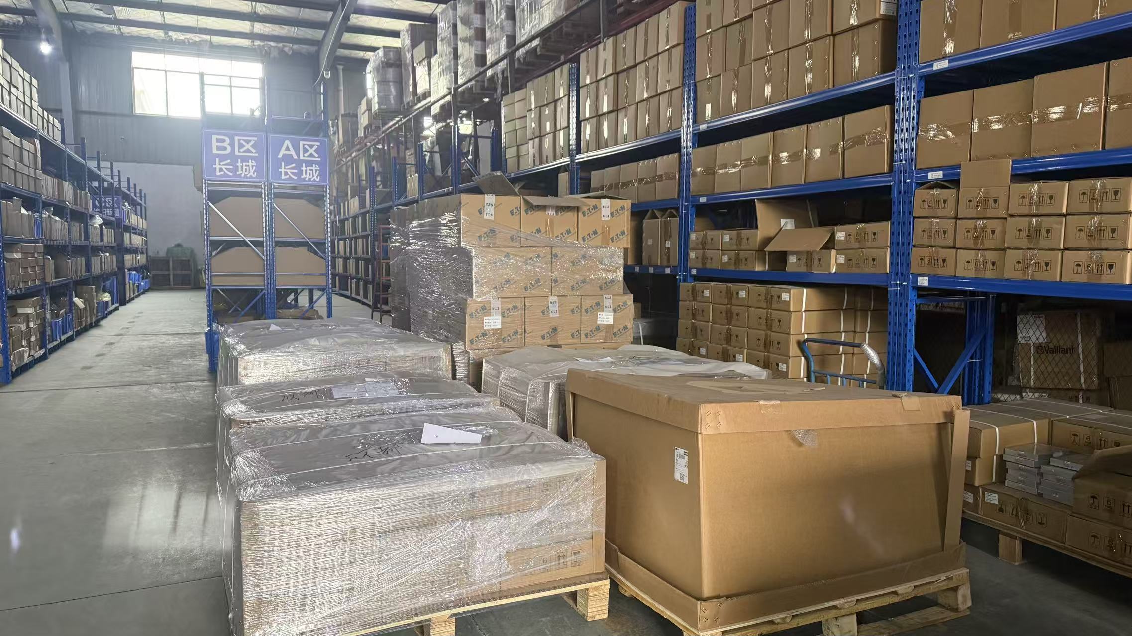 Большие интеллектуальные склады, распределительные прокладки для цепочки поставок, охватывающие основные моделиКачество завода, соответствующая комплексному автомобилю-” шинхва “, которая обеспечит вас защитной линией для ремонта