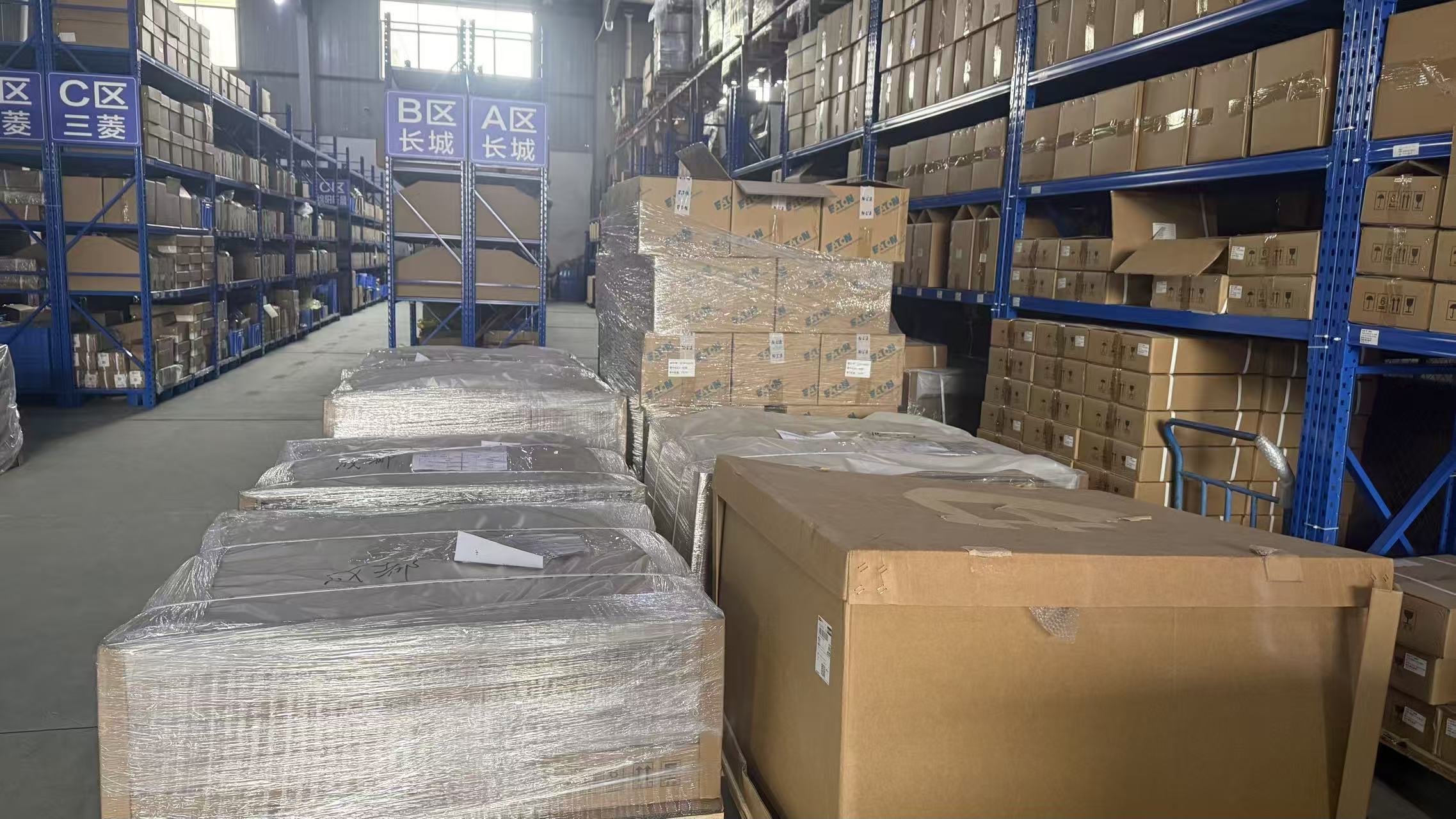 Большие интеллектуальные склады, распределительные прокладки для цепочки поставок, охватывающие основные моделиКачество завода, соответствующая комплексному автомобилю-” шинхва “, которая обеспечит вас защитной линией для ремонта