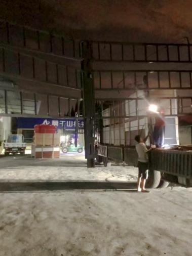 Первая партия отправлена! Гонконг синделина индастриз ламинированных плит, решеток, стеновых панелей и мебели были доставлены в FTB Bank в Камбодже