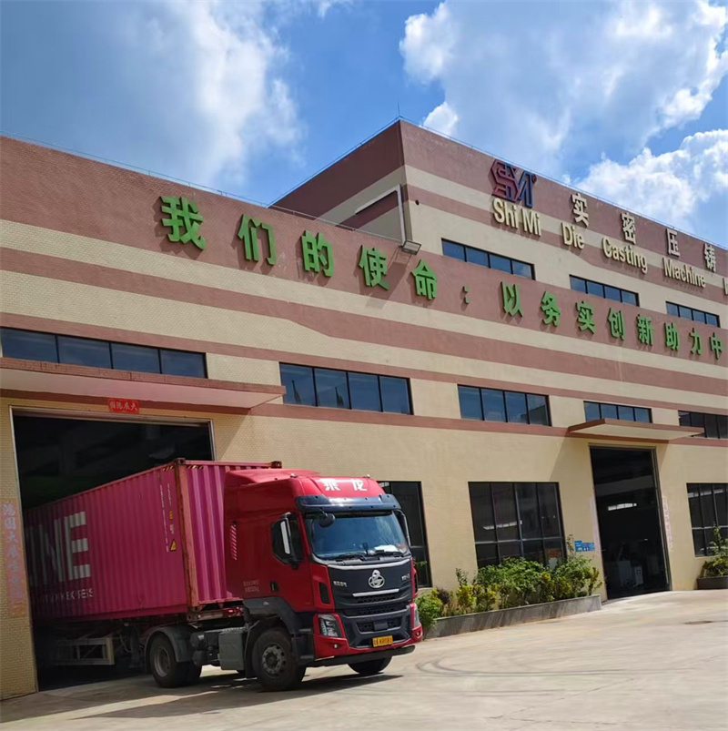 Два компрессора в контейнерах