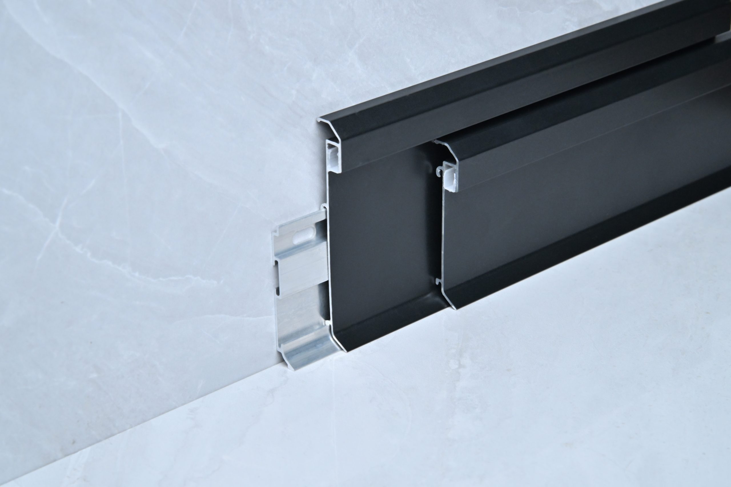 Светодиодный плинтус 2025 — новое слово в интерьерном освещении