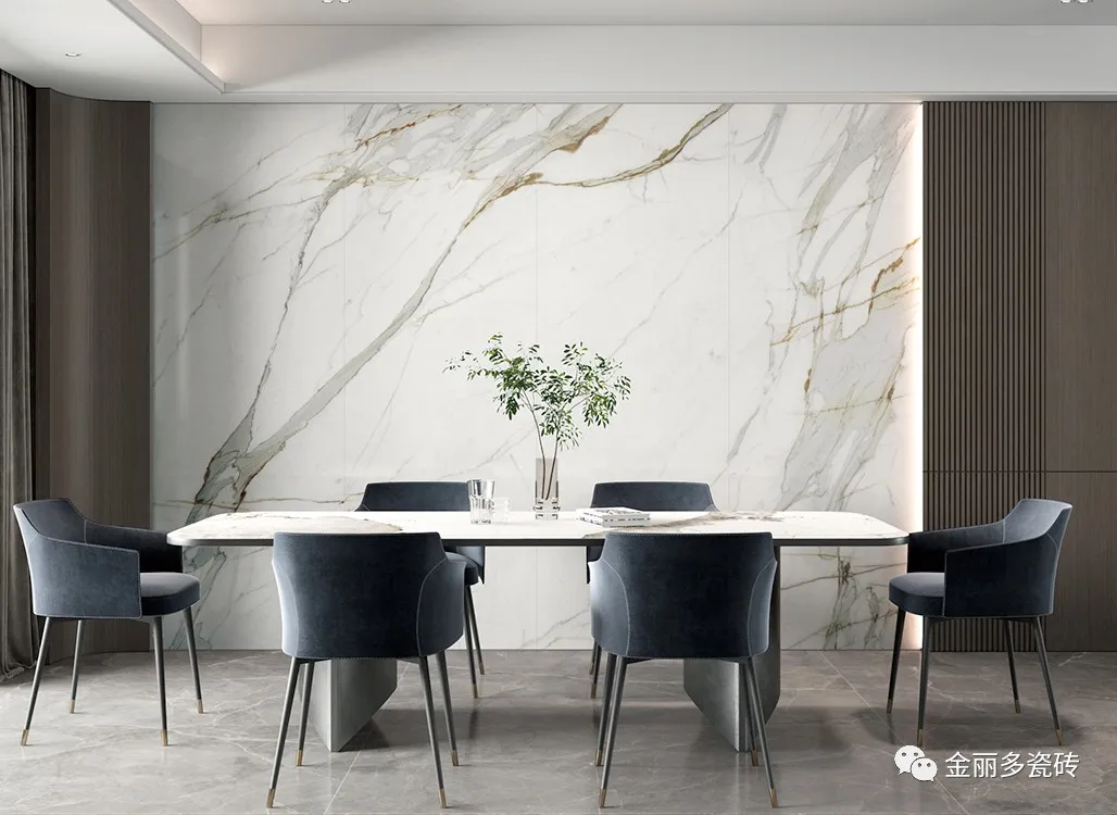 Человек с широким кругозором, от глаз до сердца, от внешнего мира до внутреннего, постигает высшую сферу, имеет широкое видение мира и живет в кругу, где наслаждается чистым и исключительным образом жизни. В этом широком мире можно сидеть и любоваться цветением и опадением цветов, наслаждаться спокойствием облаков и легким ветерком.