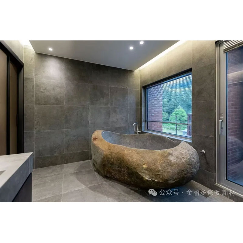 Пример облицовки ванной комнаты в корейской вилле: плитка серии Montpellier создает пространство для оздоровления.