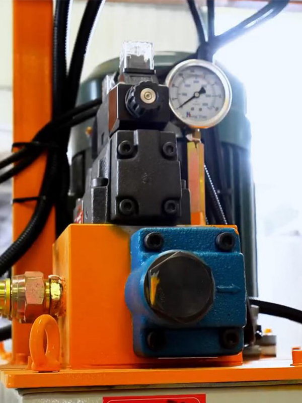 Гидравлический камнекольный станок (4)