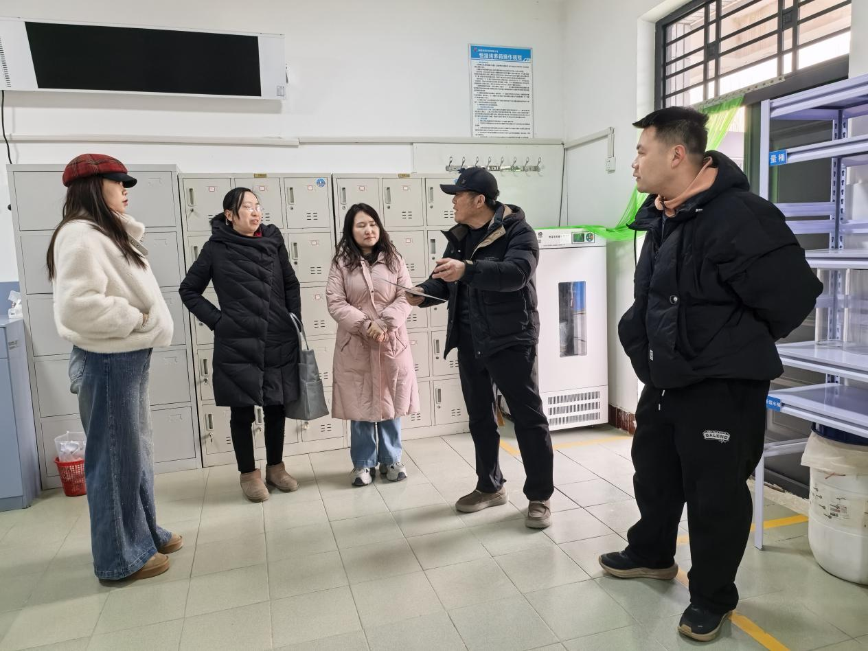 3525df9d920070a940d96d86ca28621f