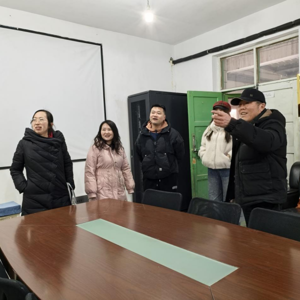 Представители испытательного агентства из Карамая, провинция Синьцзян, посетили компанию Luming Technology для обсуждения вопросов повышения качества и сотрудничества в отрасли.