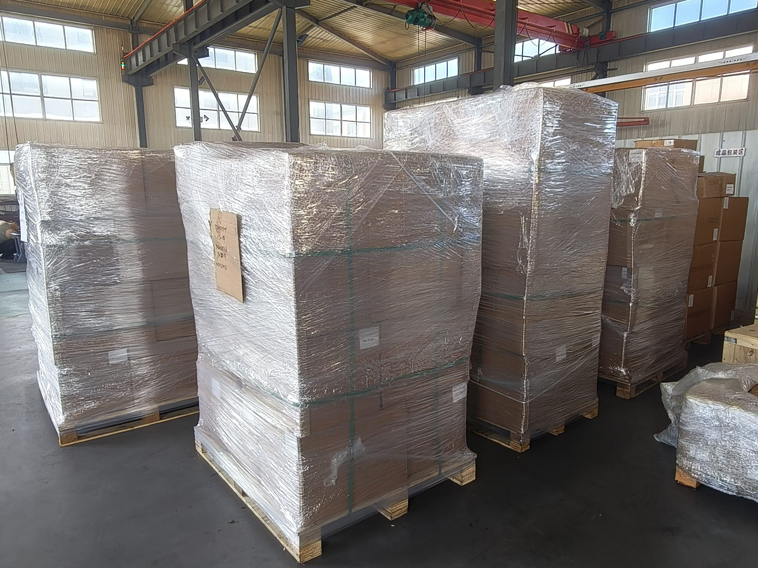 Прецизионная индивидуальная упаковка партии деталей станков для отправки в Россию