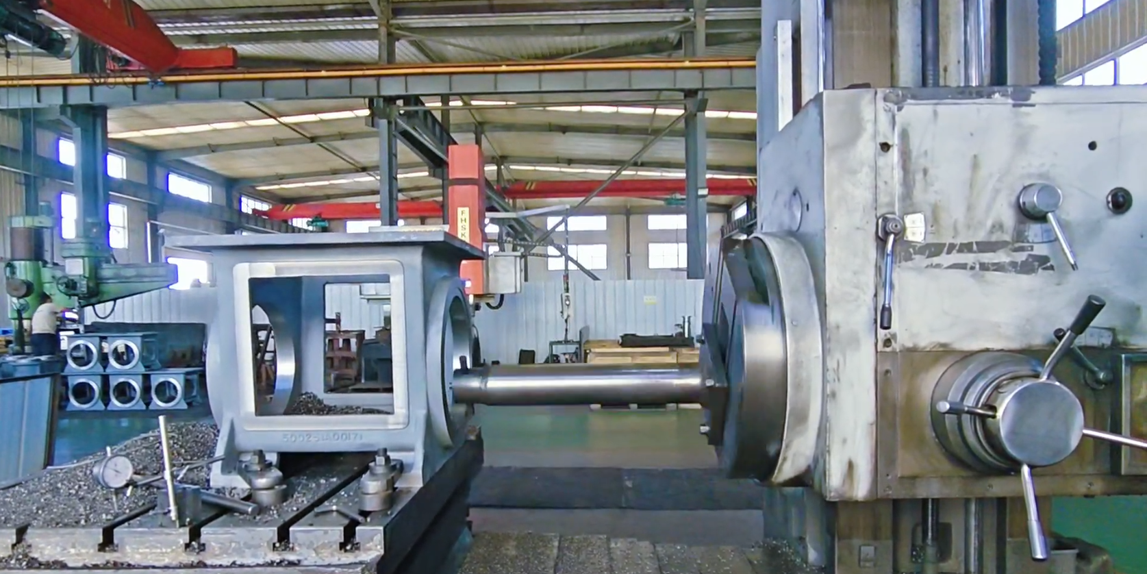 Инновационность создает глобальную конкурентоспособность – с точки зрения расточных станков, обрабатывающих квадратные коробки из серого чугуна, наша компания стремится к интернационализации производства по индивидуальному заказу