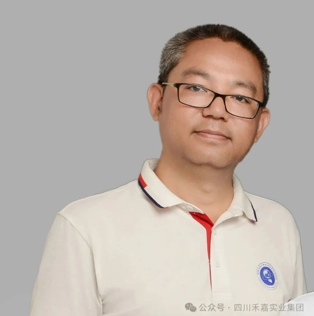 На фото | Профессор Ян Ян выступает в ходе общения