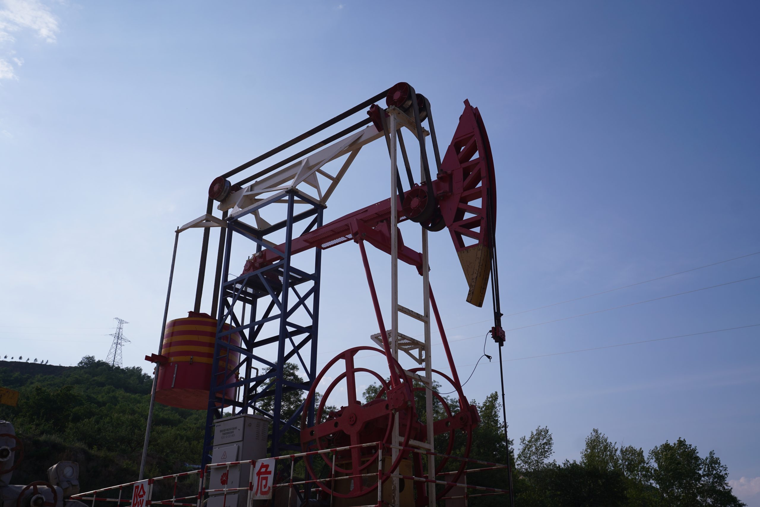 Что влияет на остановку станка-качалки в нефтедобыче?