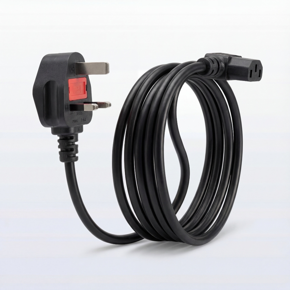 Угловой сетевой кабель (IEC C13 – BS 3-pin) с предохранителем для компьютера