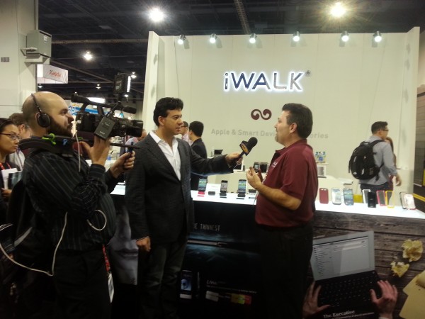 iWalk: Обеспечьте свою жизнь, связанную с интернетом, на выставке CES 2014