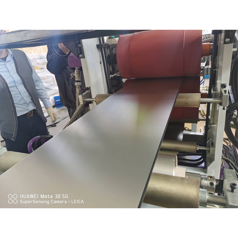 PEЛиния экструзии композита из меди и пластика с техническим углеродом