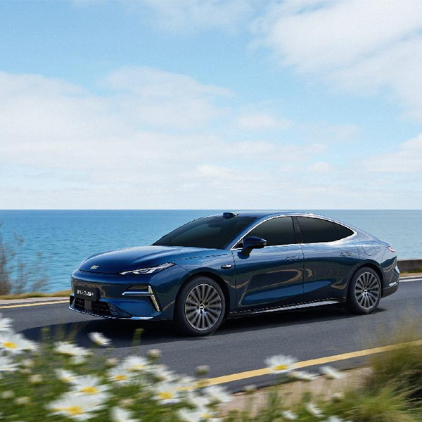 Geely Galaxy Star 8 официально представлен по ограниченной временной цене от 115 800 до 155 800 юаней.