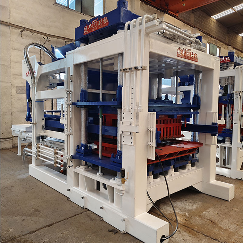 Две многофункциональные линии по производству кирпича JF-QT10 производства компании Tianjin Jianfeng были экспортированы в Сенегал, всего было отправлено 10 контейнеров.