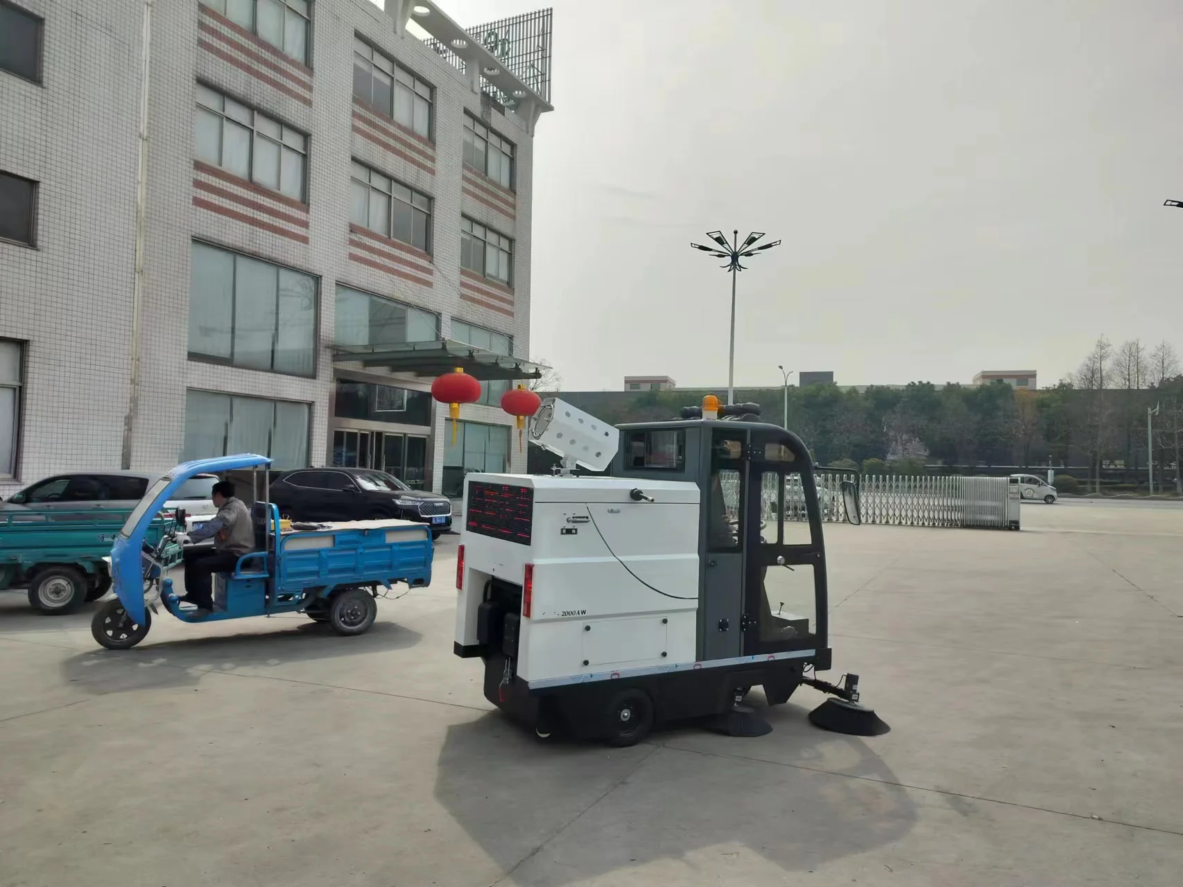 Китай уборочные машины тротуаров: Топ-5 моделей 2026